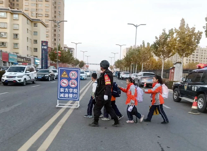 新疆庫車：“新城義警隊(duì)”成為基層治理“暖心力量”